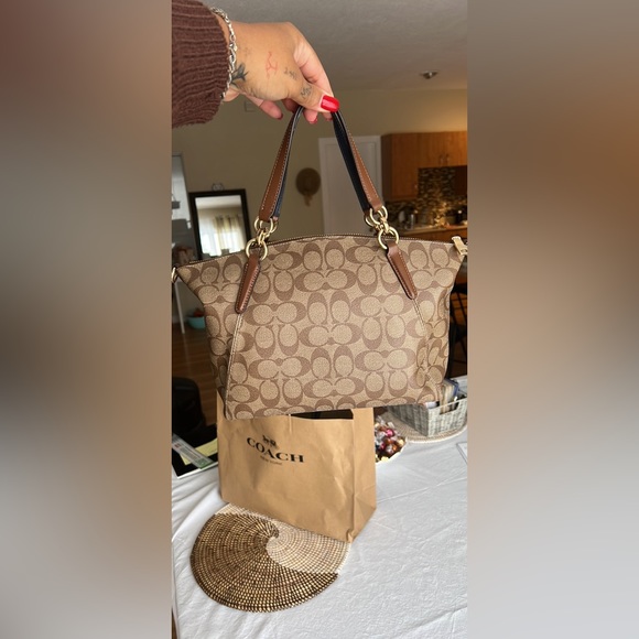 ✨Coach crossbody ✨ - Picture 3 of 7